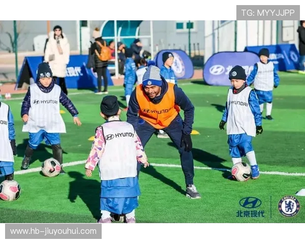 PUMA足球包助力球场风采 轻便时尚成就运动梦想